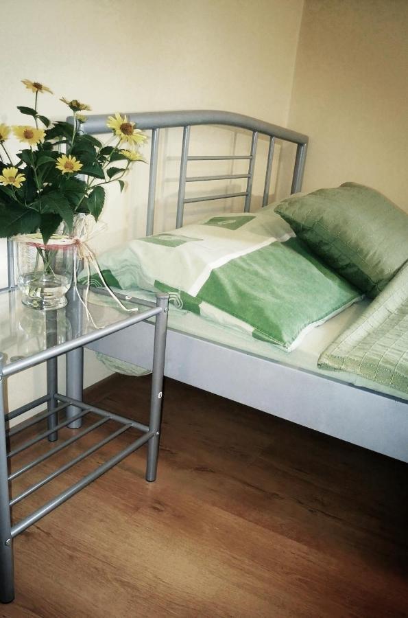Przylesie Lägenhet Uniejow Exteriör bild